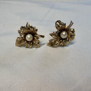 Vintage Coro Gold Tone Leaf Earrings Faux Pearl Rhinestone Clip On Signed